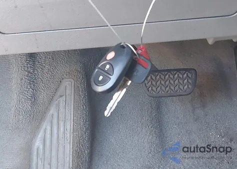 2011 Toyota Sienna Base V6 из США, поврежденный, VIN 5TDZK3DC3BS020296